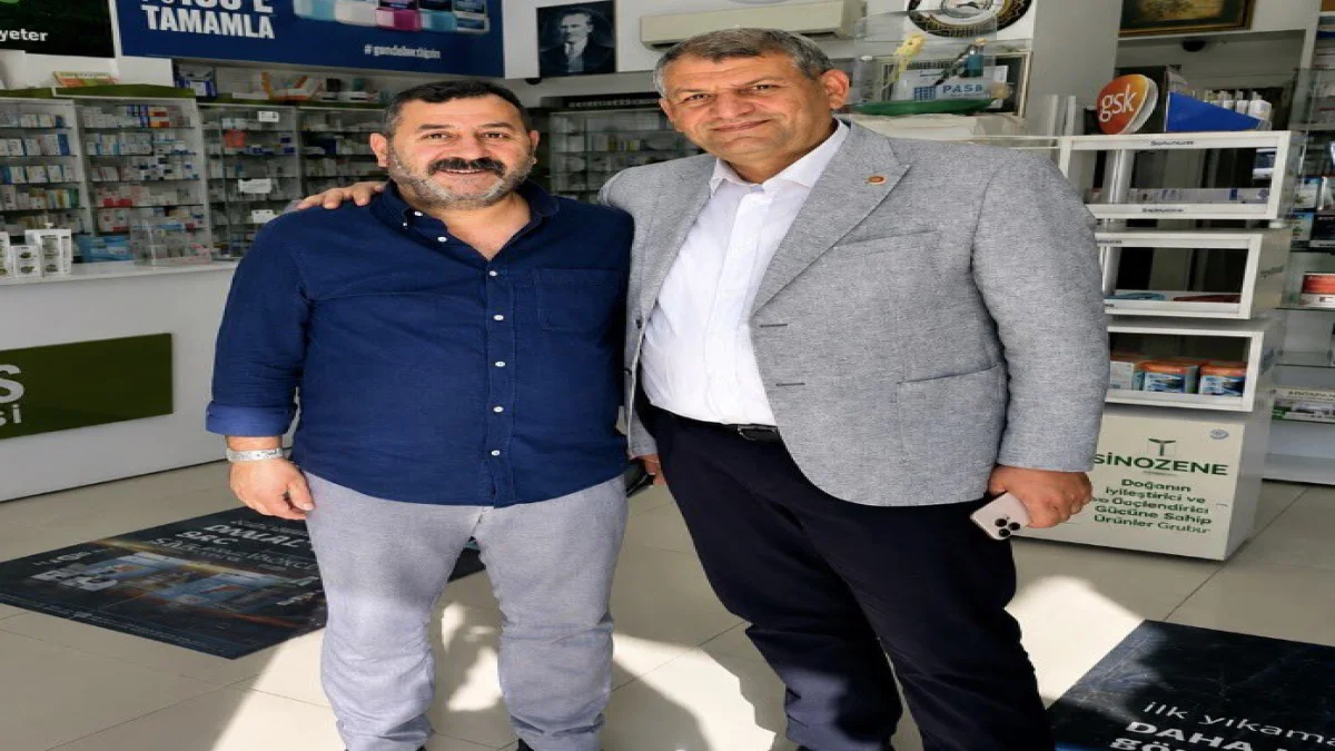 AK Parti’li Başkan ile MHP İl Başkanı’nın Okul Arkadaşlığı Dikkat Çekti