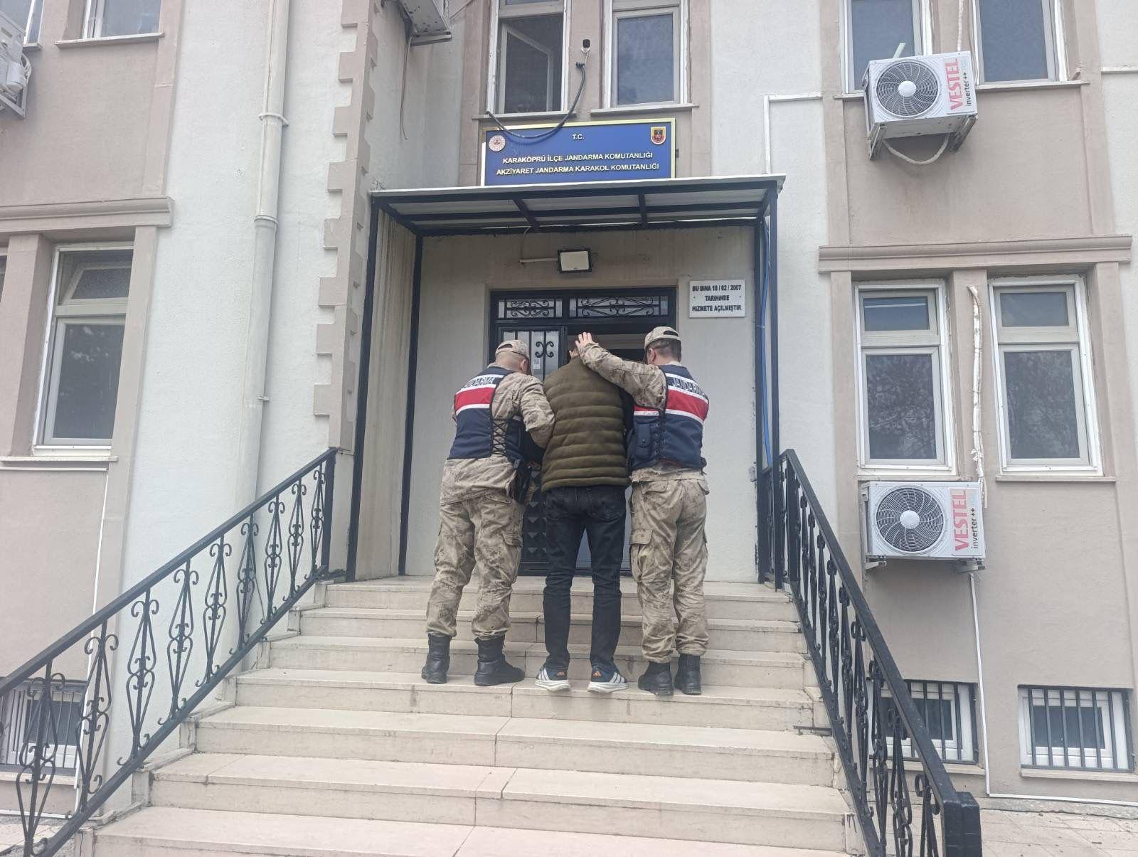 Şanlıurfa’da Uyuşturucu Hükümlüsü Yakalandı: 10 Yıl 5 Ay Ceza Bulunuyordu