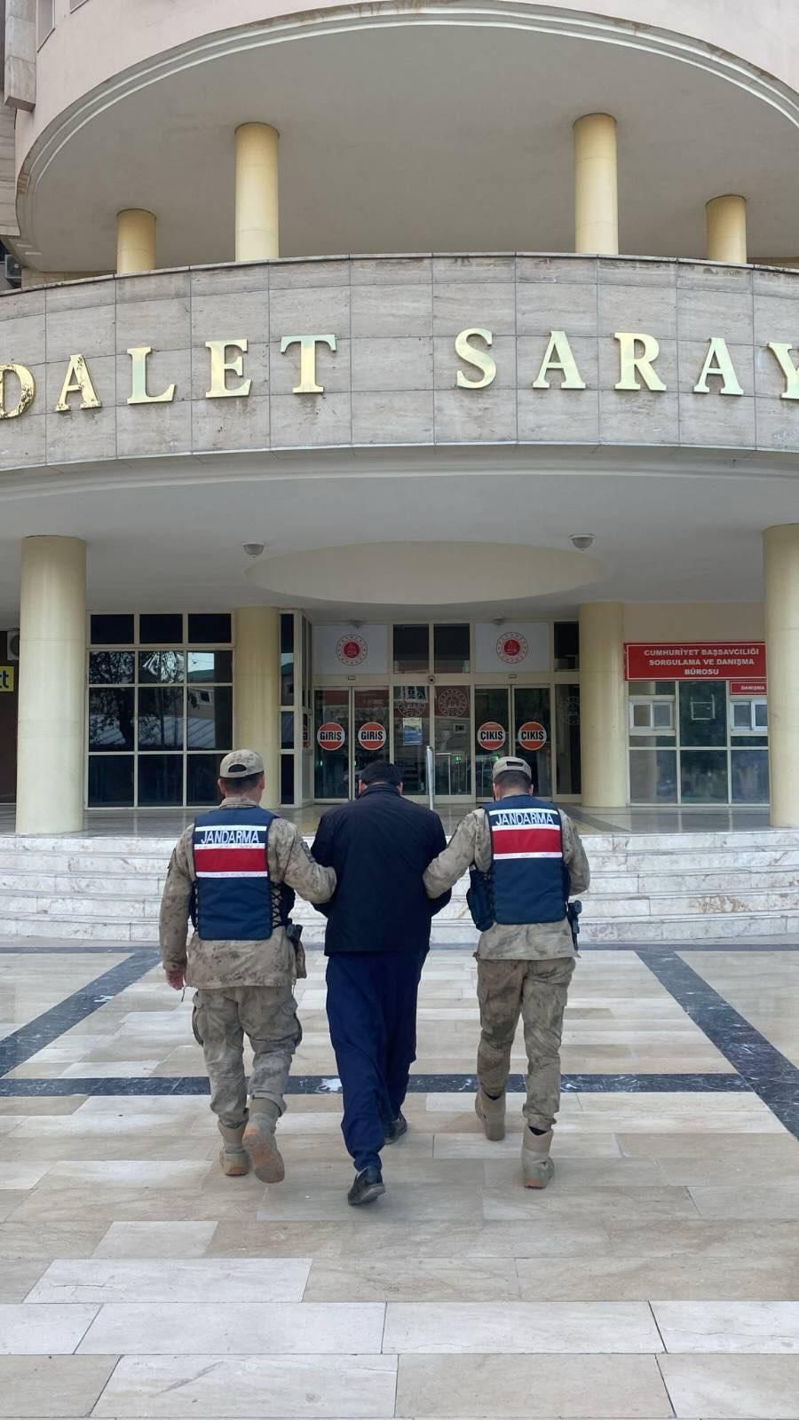 Şanlıurfa'da Jandarmadan Kaçamadı: 7 Yıl Hapis Cezası Bulunan Dolandırıcı Yakalandı
