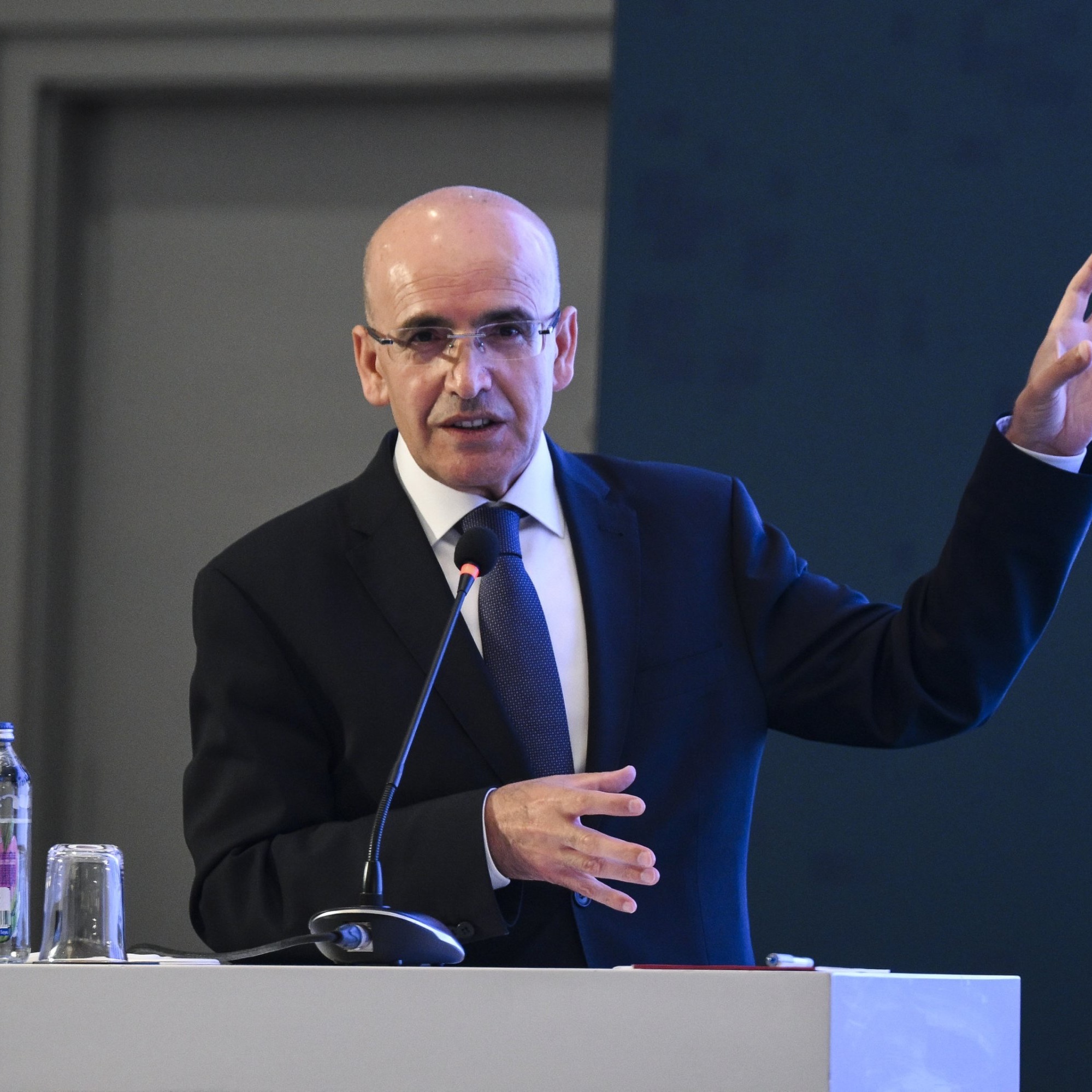 Bakan Şimşek'ten Akaryakıt Açıklaması: "Eşel Mobil Olmasa Mazot 90 Liraya Dayanacaktı"