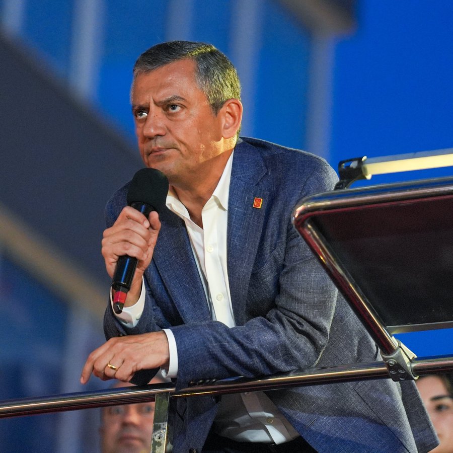 ÖZGÜR ÖZEL'DEN "MUTLAK BUTLAN" ÇIKIŞI: "KİMSE EMPATİ BEKLEMESİN!"