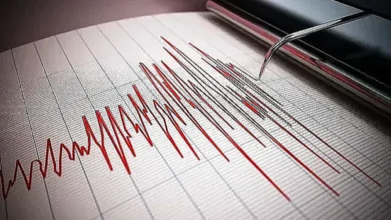 SON DAKİKA: ANTALYA KAŞ AÇIKLARINDA 4.0 BÜYÜKLÜĞÜNDE DEPREM!