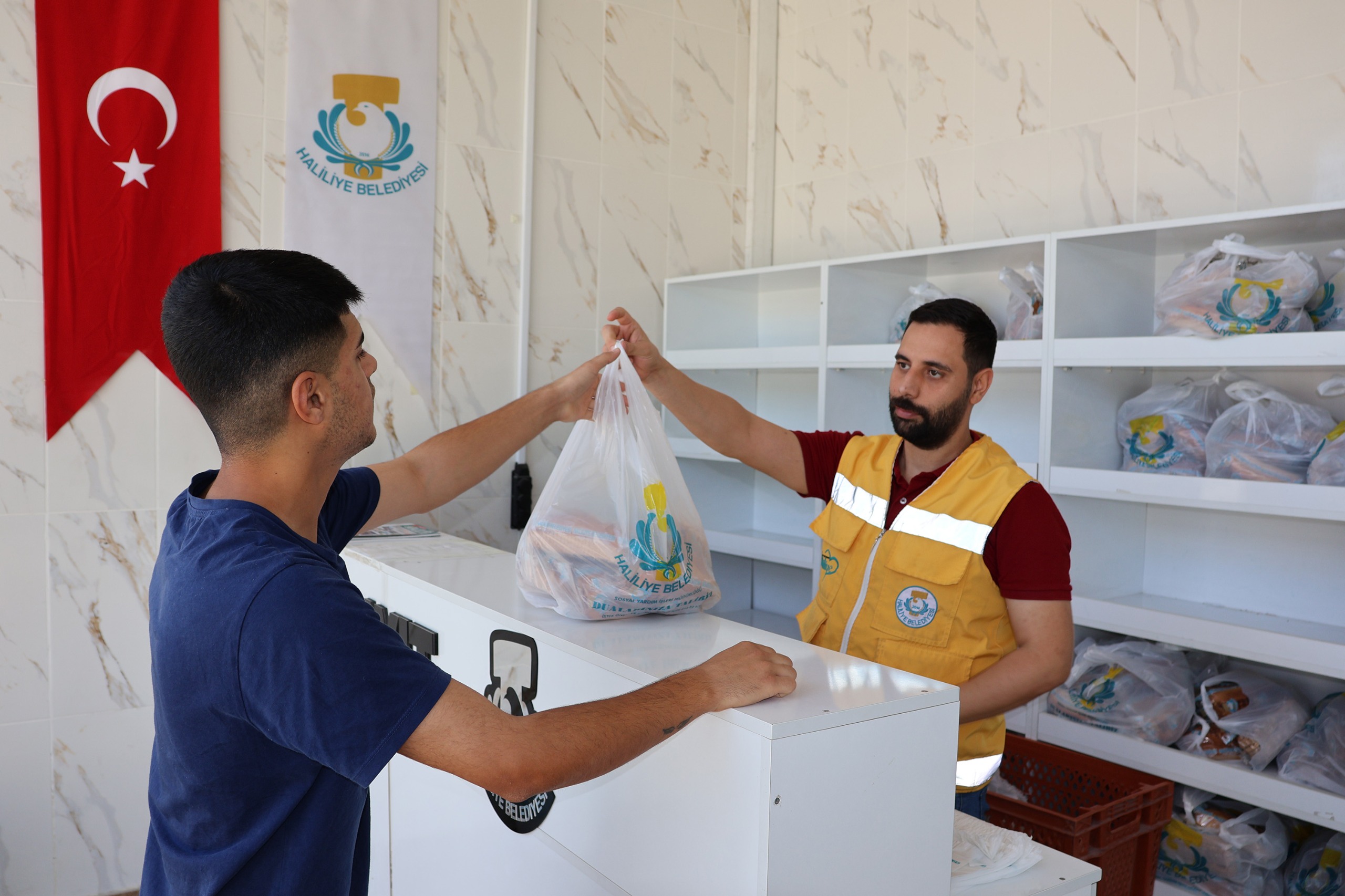HALİLİYE’DE GLUTENSİZ EKMEK FIRINI BİNLERCE VATANDAŞIN İHTİYACINA YANIT VERİYOR