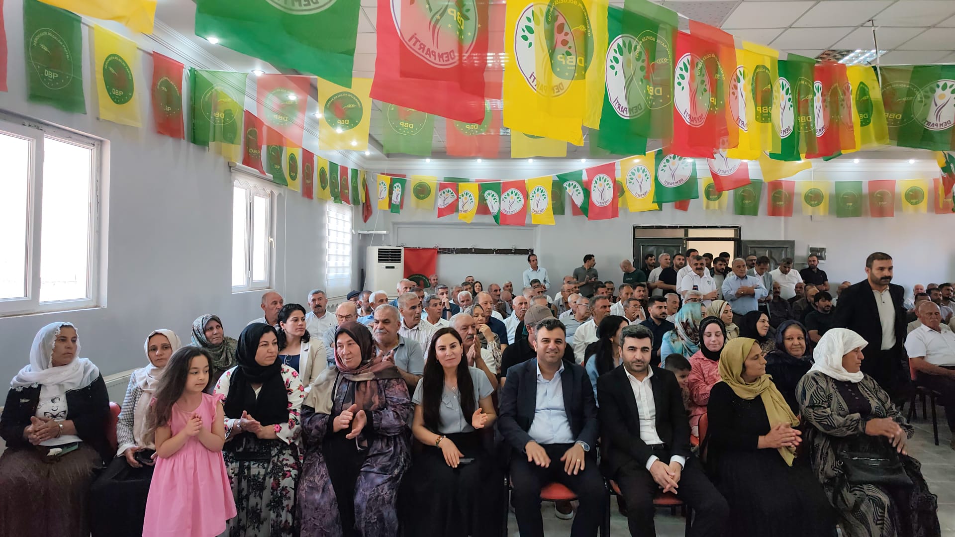 DEM Parti Suruç İlçe Örgütü’nde Bayrak Değişimi: 2. Olağan Kongre Gerçekleşti