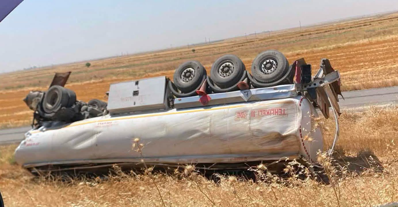 Flaş Gelişme! Akçakale-Ceylanpınar Yolunda Tanker Devrildi: Facianın Eşiğinden Dönüldü!