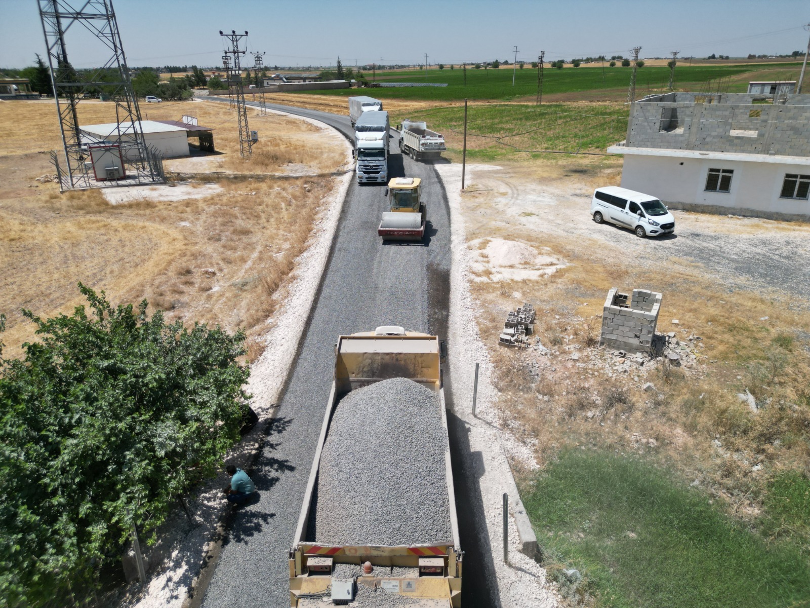 ŞANLIURFA BÜYÜKŞEHİR'DEN KIRSALA ASFALT HAMLESİ! 10 KİLOMETRELİK YOL TAMAMLANDI