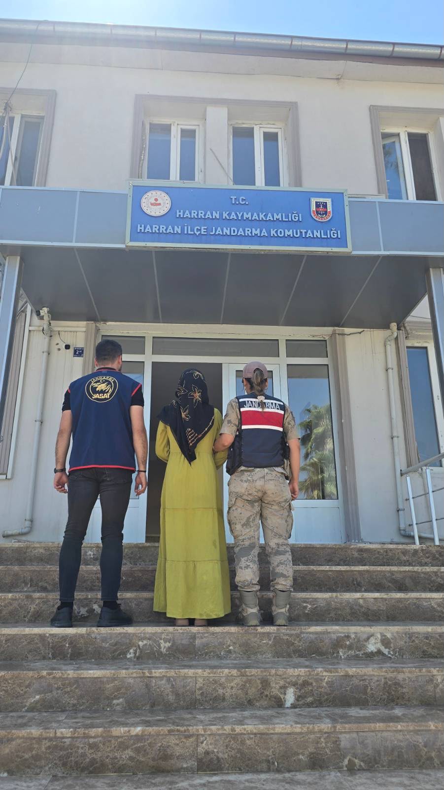 Şanlıurfa'da JASAT’tan Kaçamadı: 10 Yıl Kesinleşmiş Cezası Bulunan Firari Yakalandı!