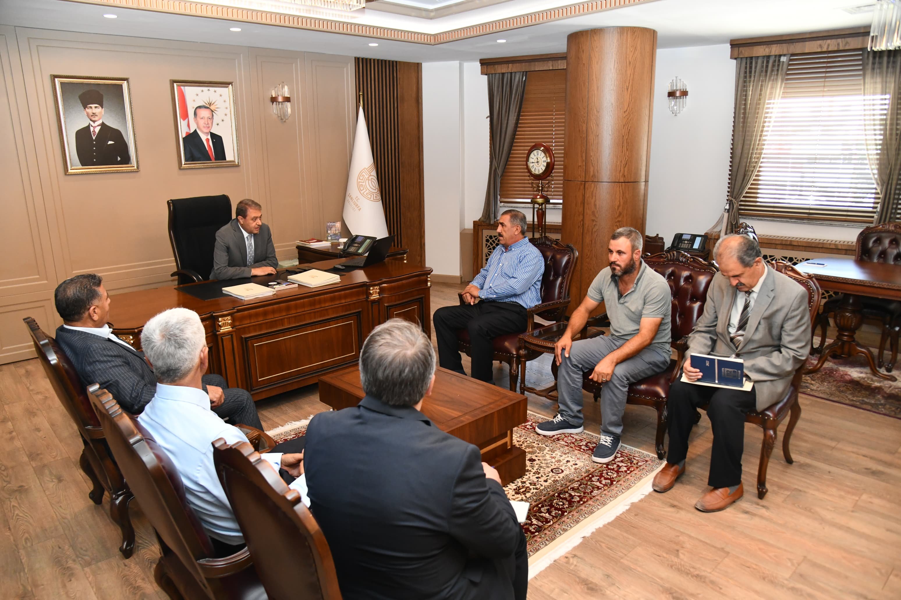 VALİ ŞILDAK MUHTARLARI VALİLİKTE AĞIRLADI